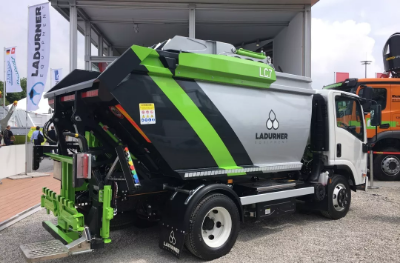 巅峰国际中联环境装备出口意大利，进军海外环卫市场